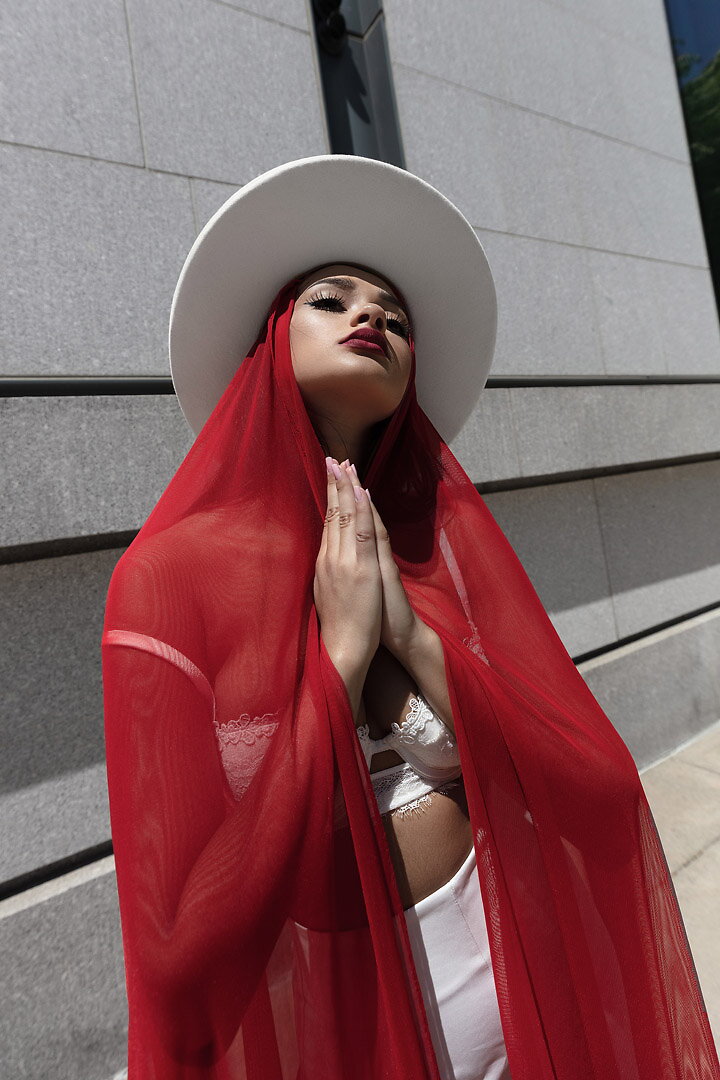 Larissa — photo 1
