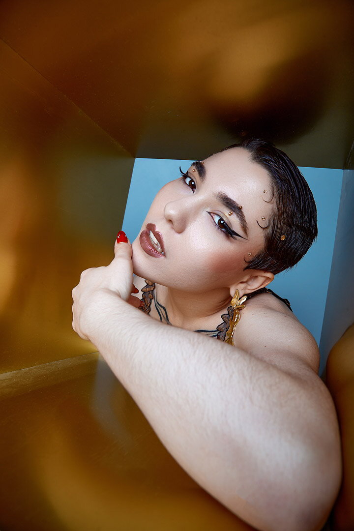 Golden — photo 3