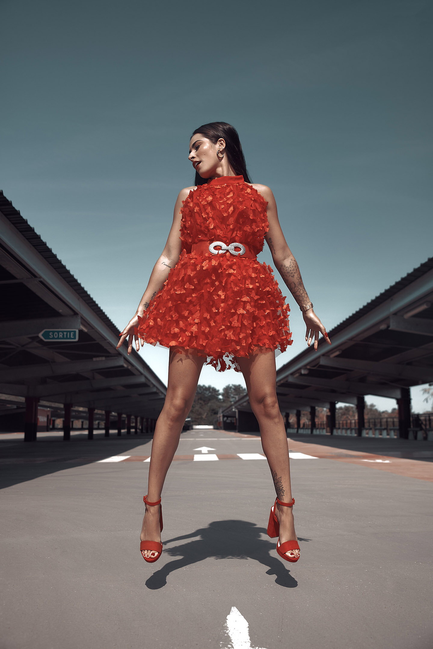 Laurie Red — photo 1